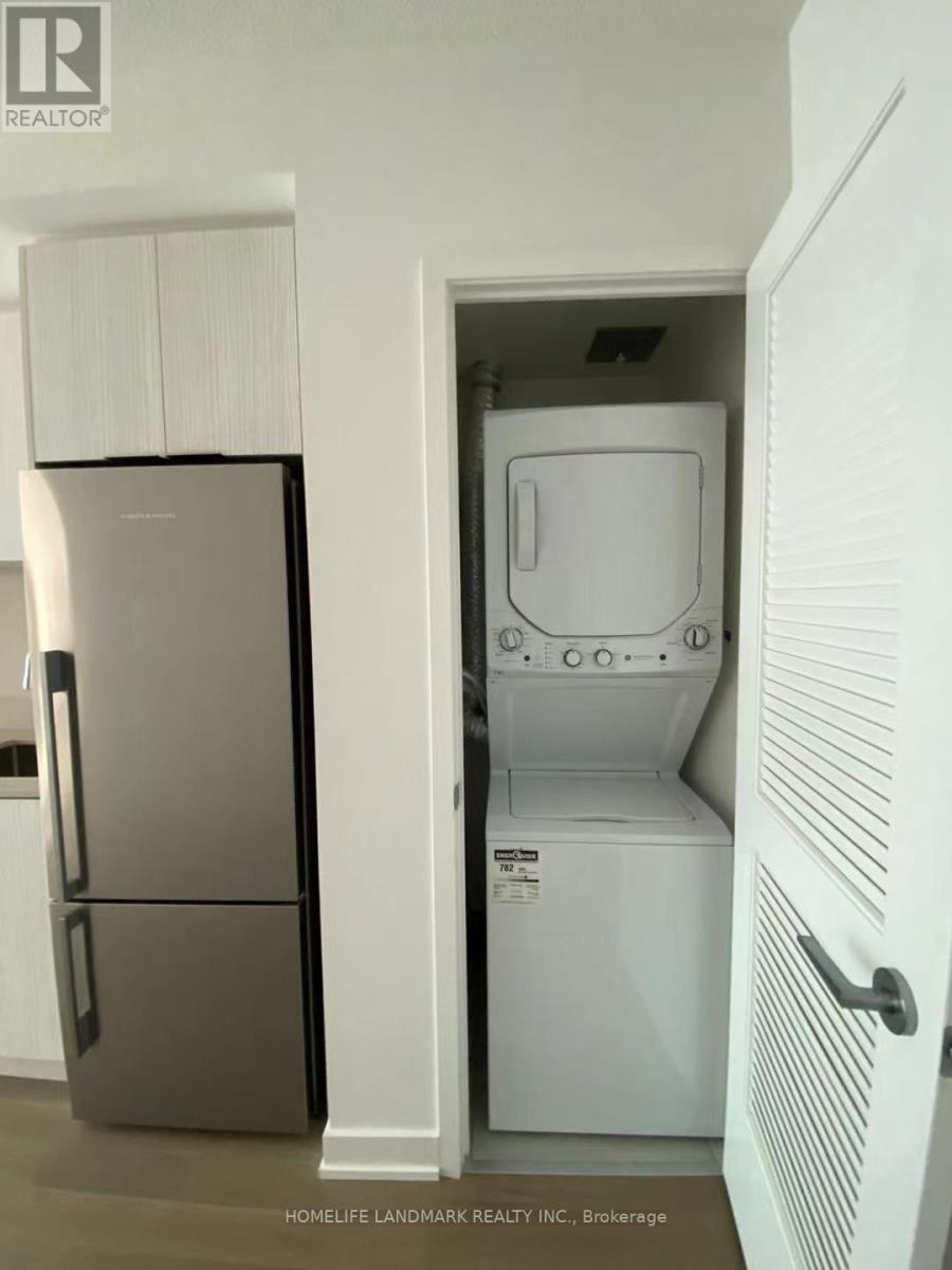 209 - 25 Richmond Street E Property Photo 4