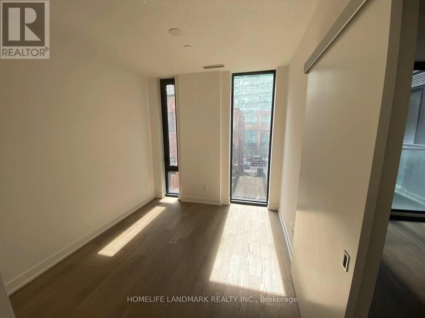209 - 25 Richmond Street E Property Photo 6