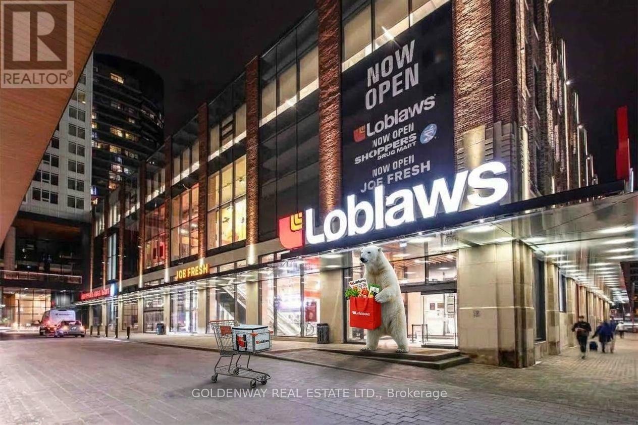 909 - 17 Bathurst Street Property Photo 2