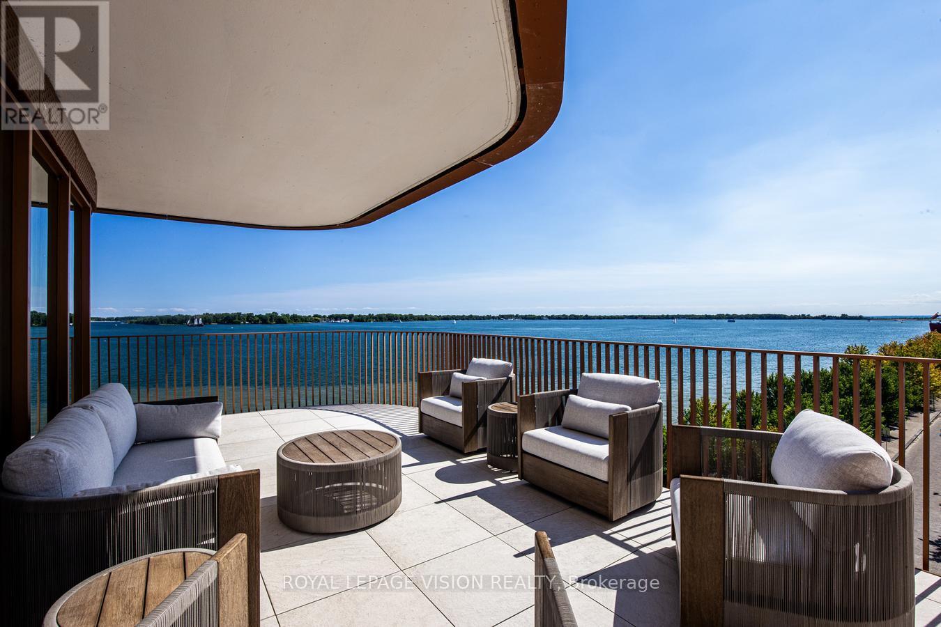 512 - 155 MERCHANTS' WHARF Property Photo 1