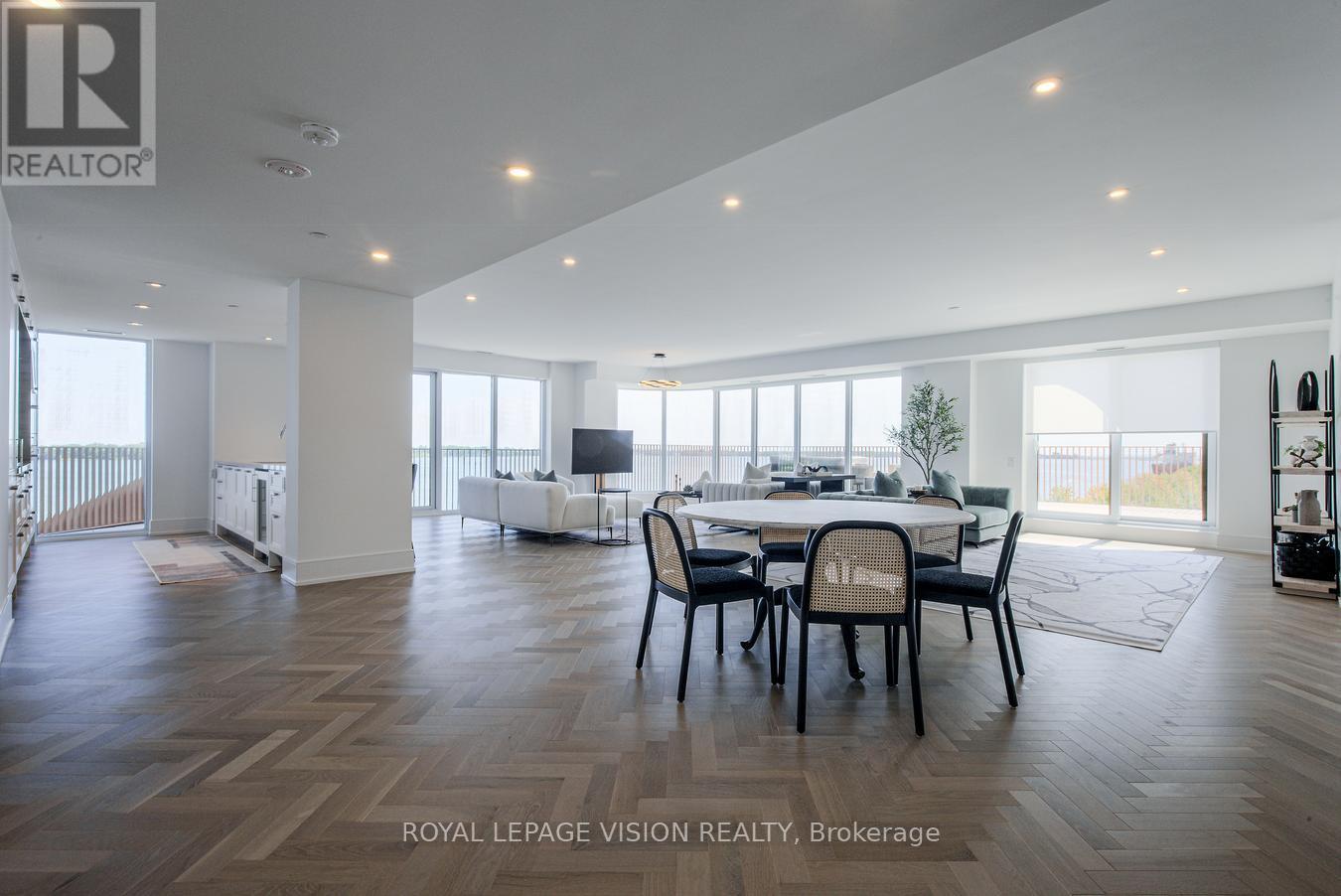 512 - 155 Merchants' Wharf Property Photo 6
