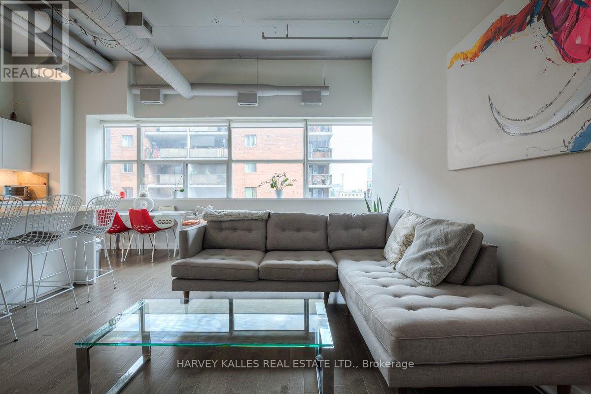 608 - 700 King Street W Property Photo 5