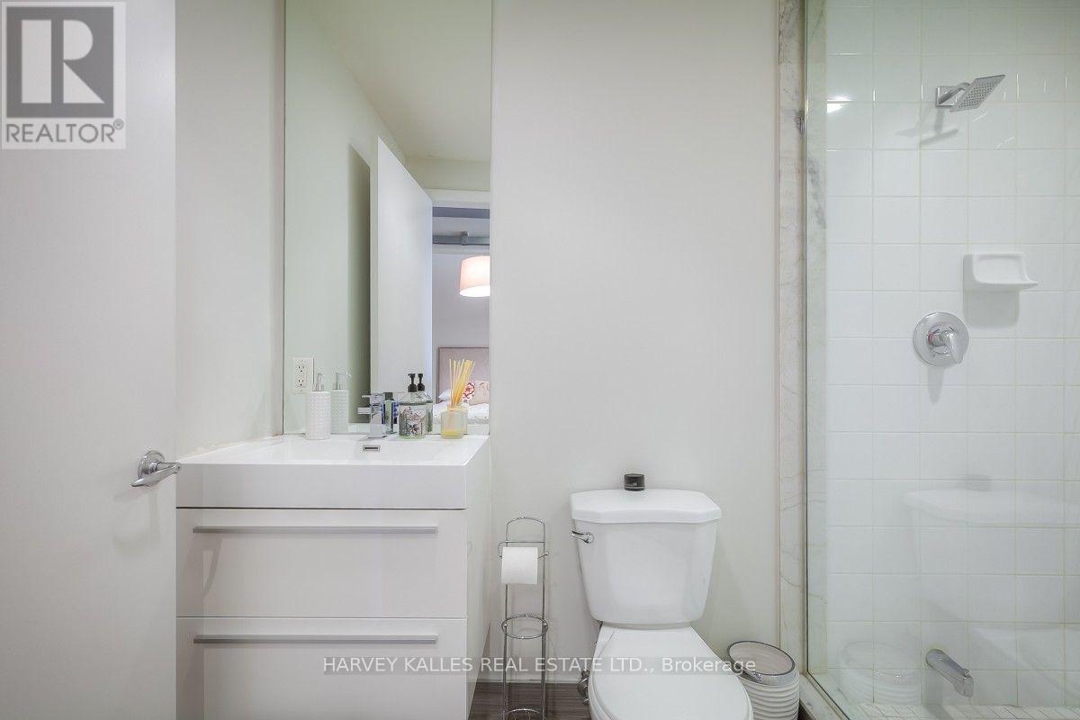 608 - 700 King Street W Property Photo 12