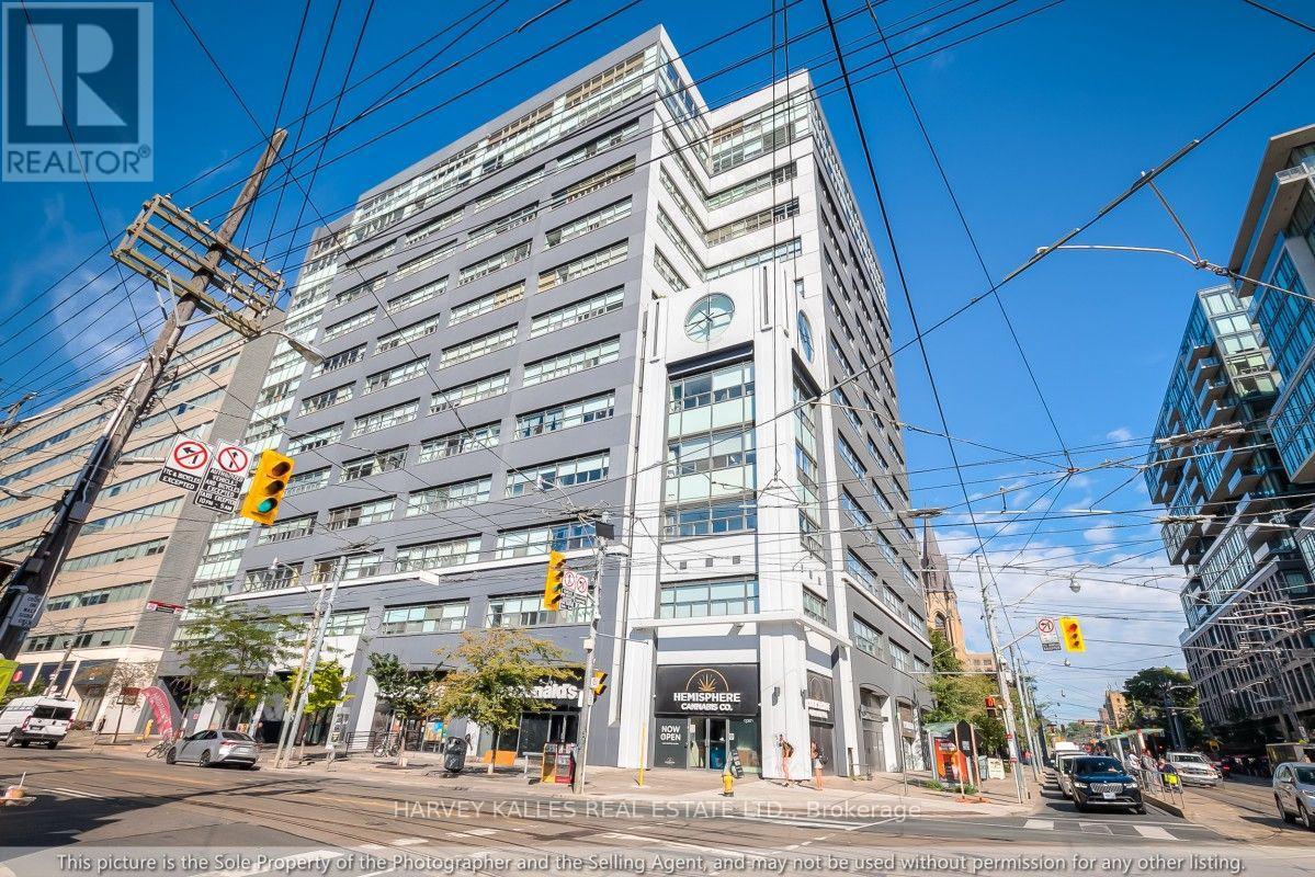 608 - 700 King Street W Property Photo 22