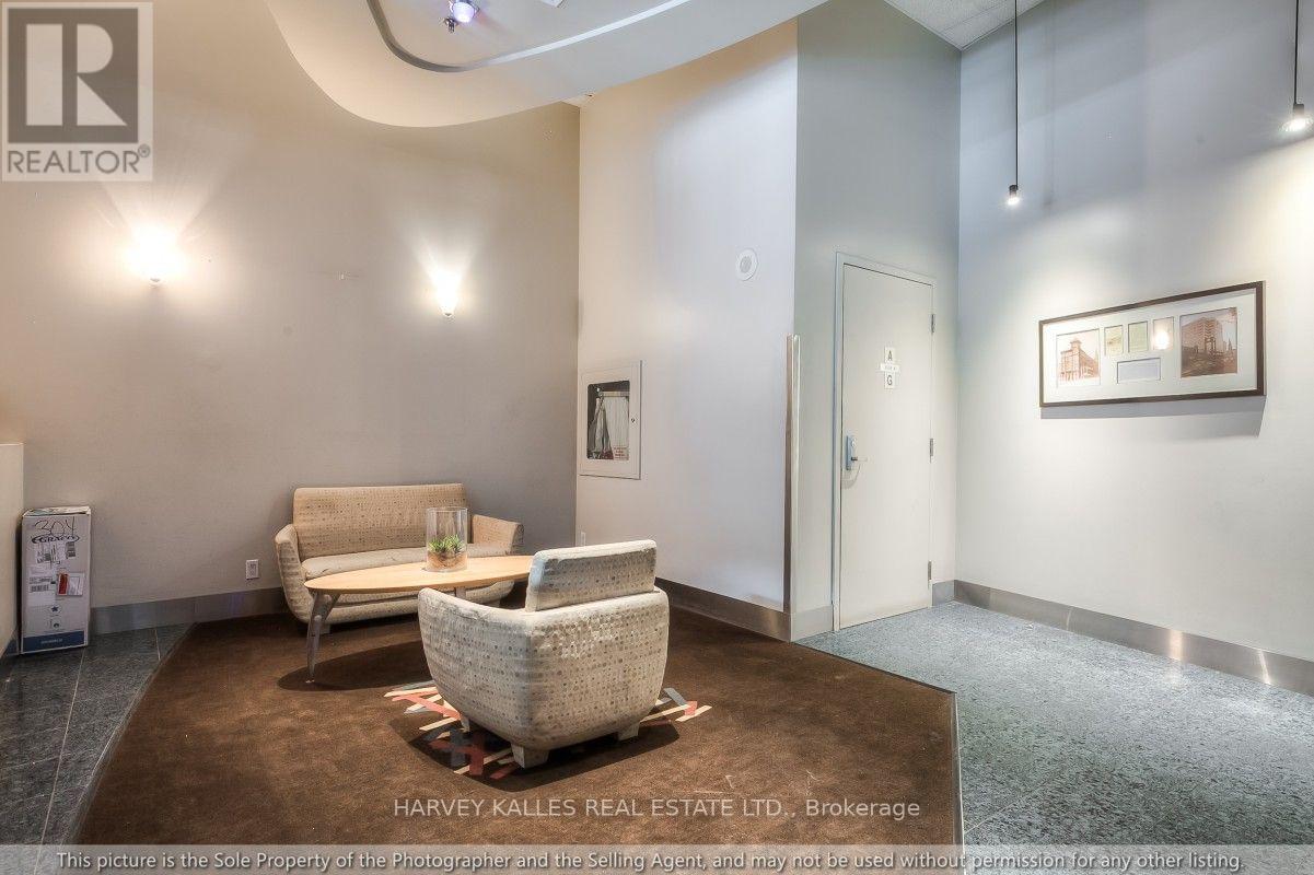 608 - 700 King Street W Property Photo 23