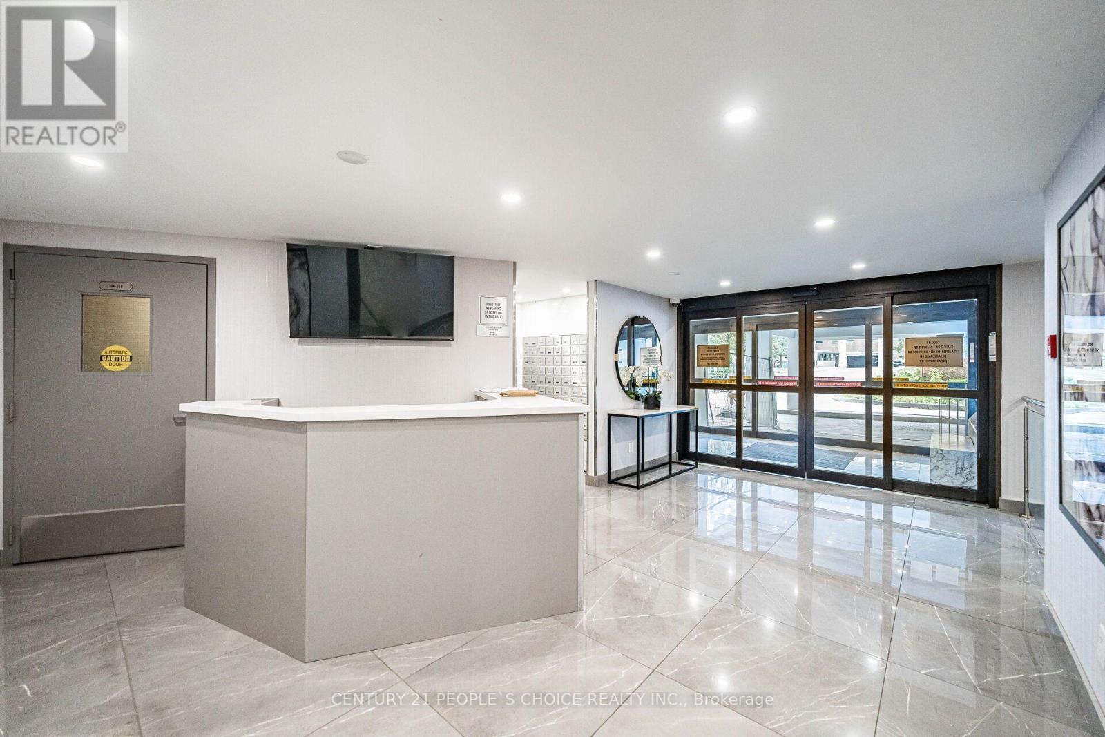 809 - 10 Edgecliffe Golfway Property Photo 4