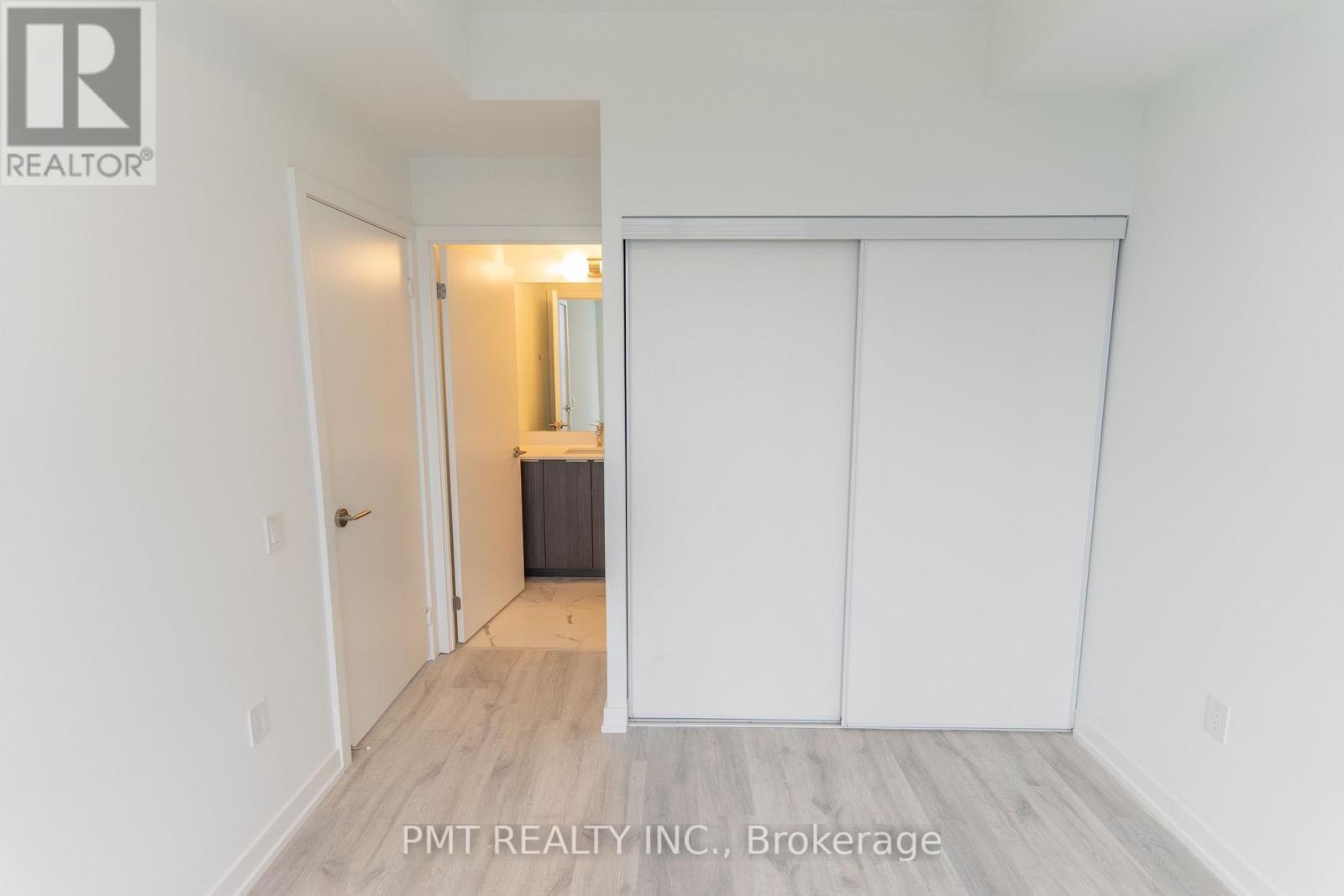 N2610 - 7 Golden Lion Heights Property Photo 6