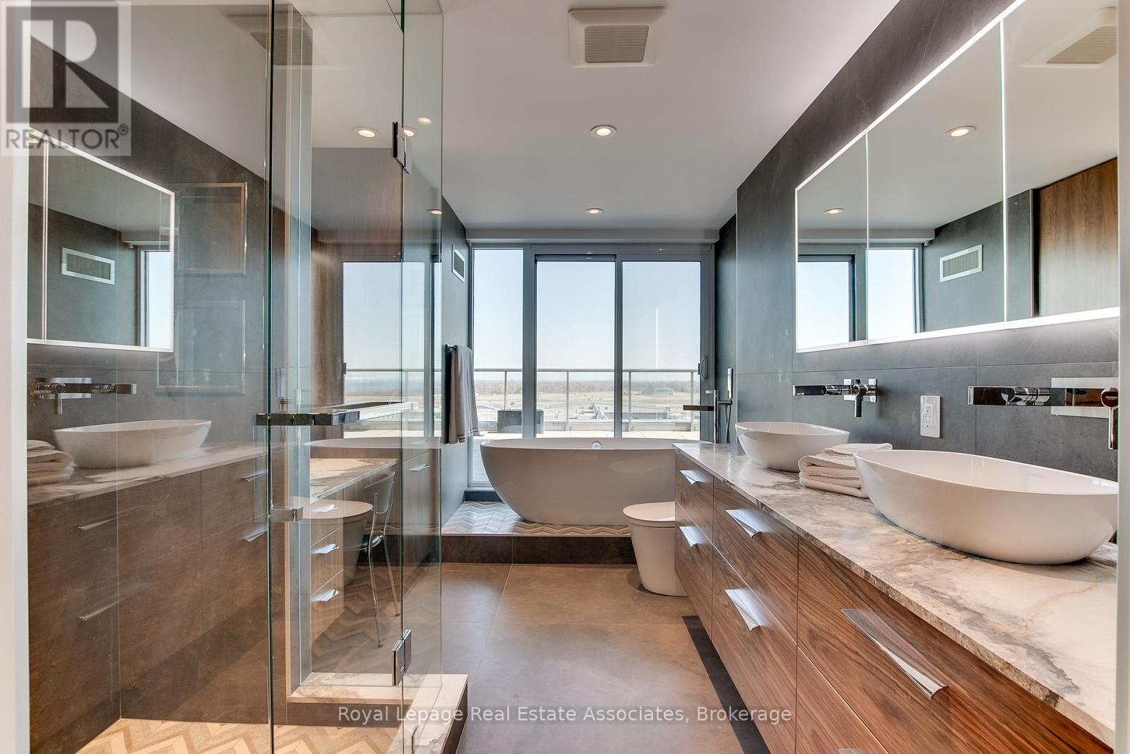 1002 - 90 Stadium Road Property Photo 28