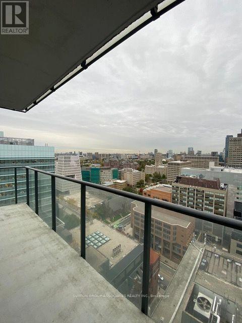 2411 - 770 Bay Street Property Photo 7