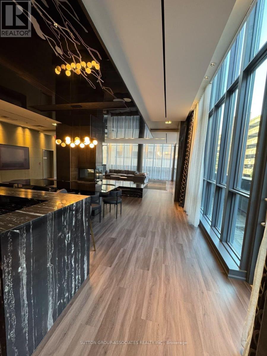 2411 - 770 Bay Street Property Photo 25