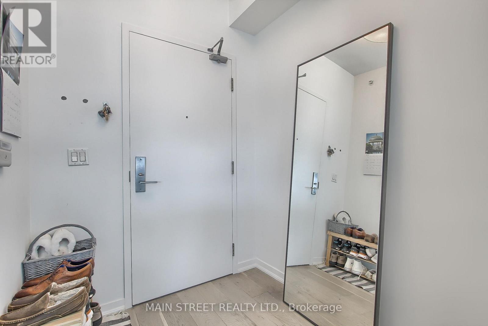 1213 - 150 East Liberty Street Property Photo 7