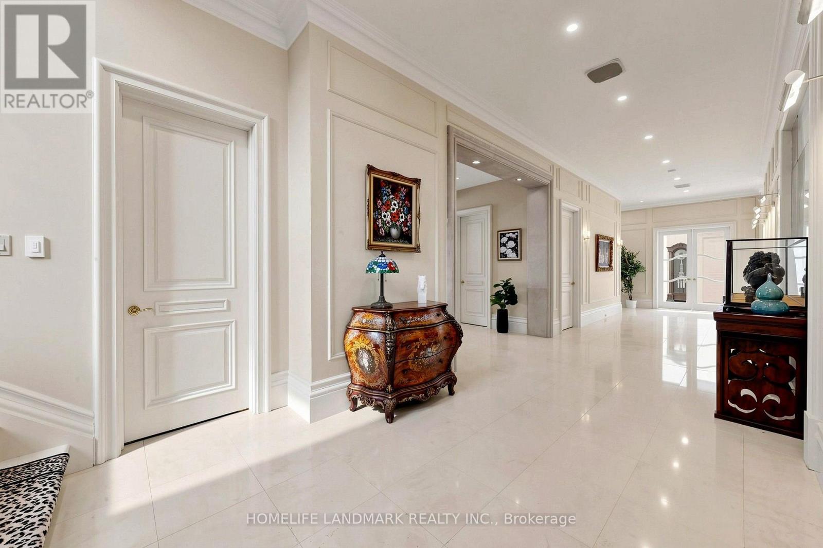 25 The Bridle Path Property Photo 5