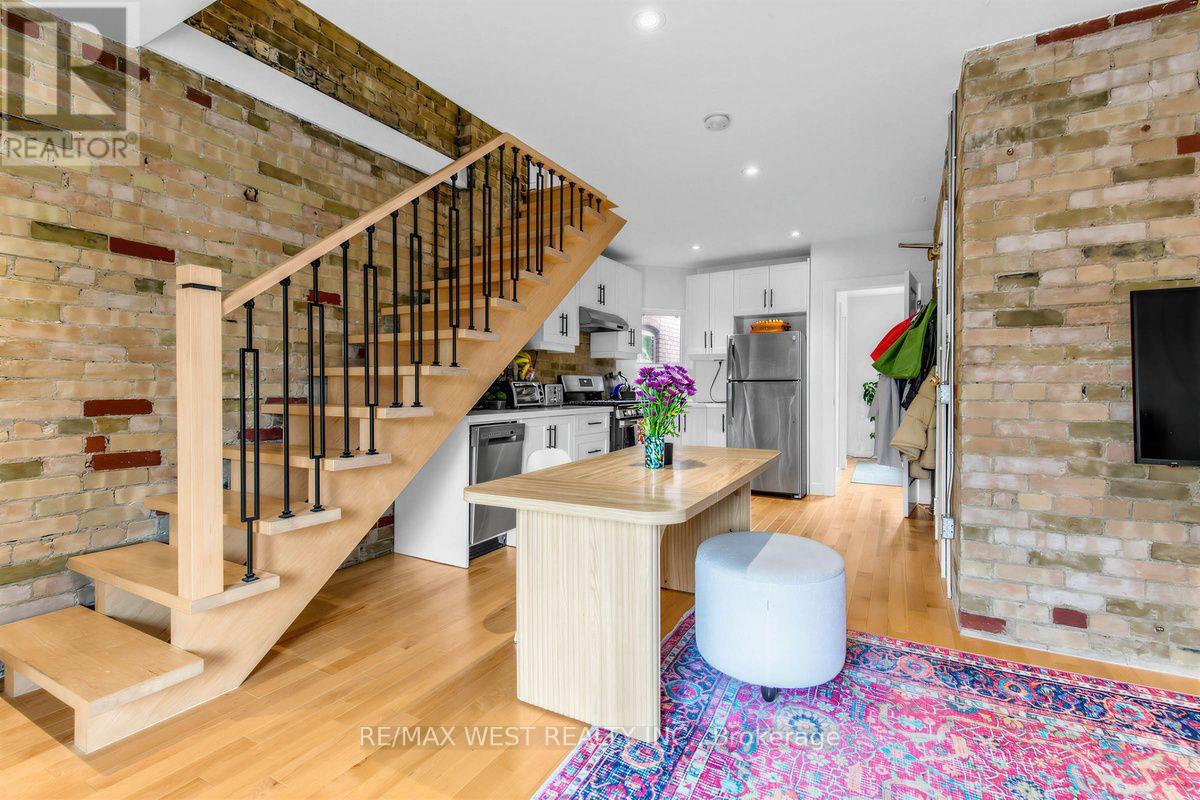 90 Oxford Street Property Photo 7