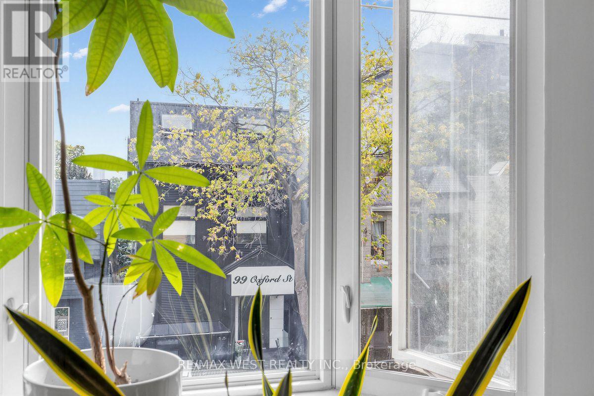 90 Oxford Street Property Photo 10