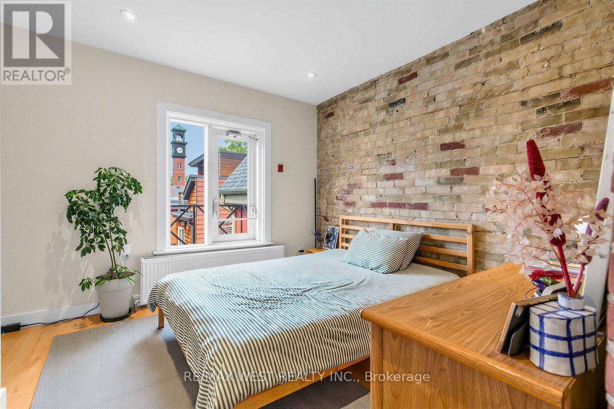 90 Oxford Street Property Photo 11