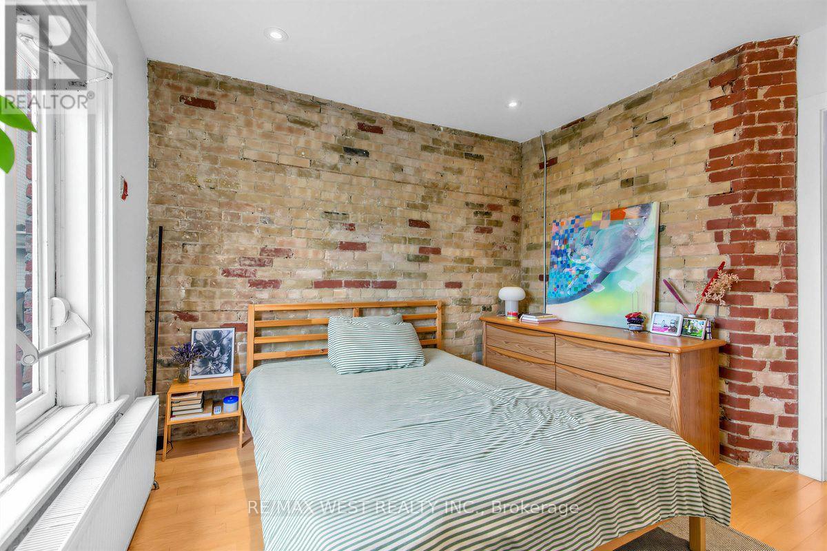 90 Oxford Street Property Photo 12