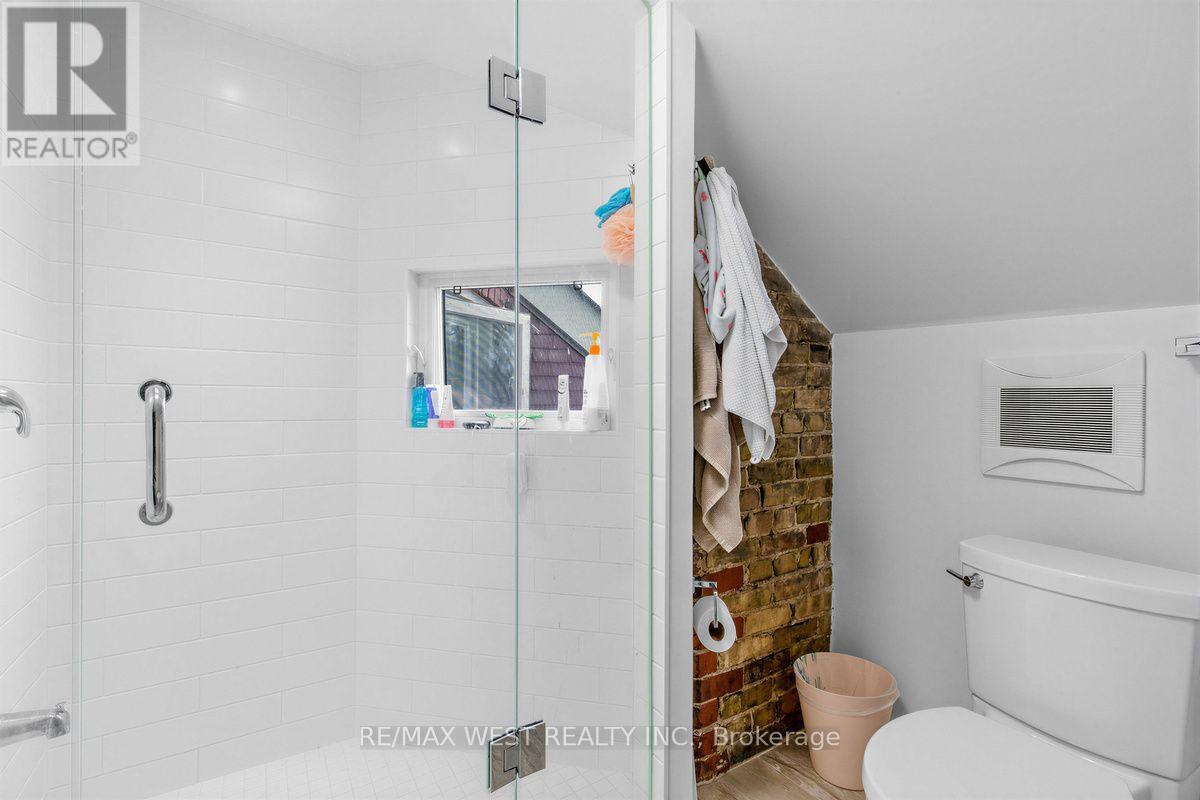 90 Oxford Street Property Photo 15
