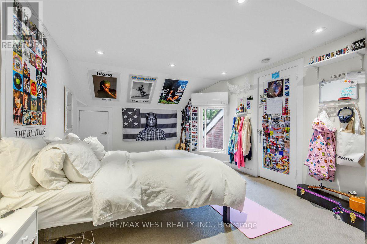 90 Oxford Street Property Photo 16
