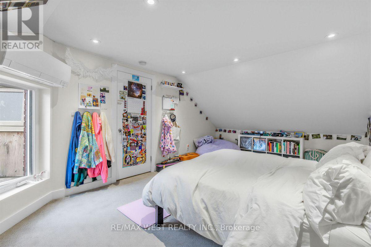 90 Oxford Street Property Photo 17