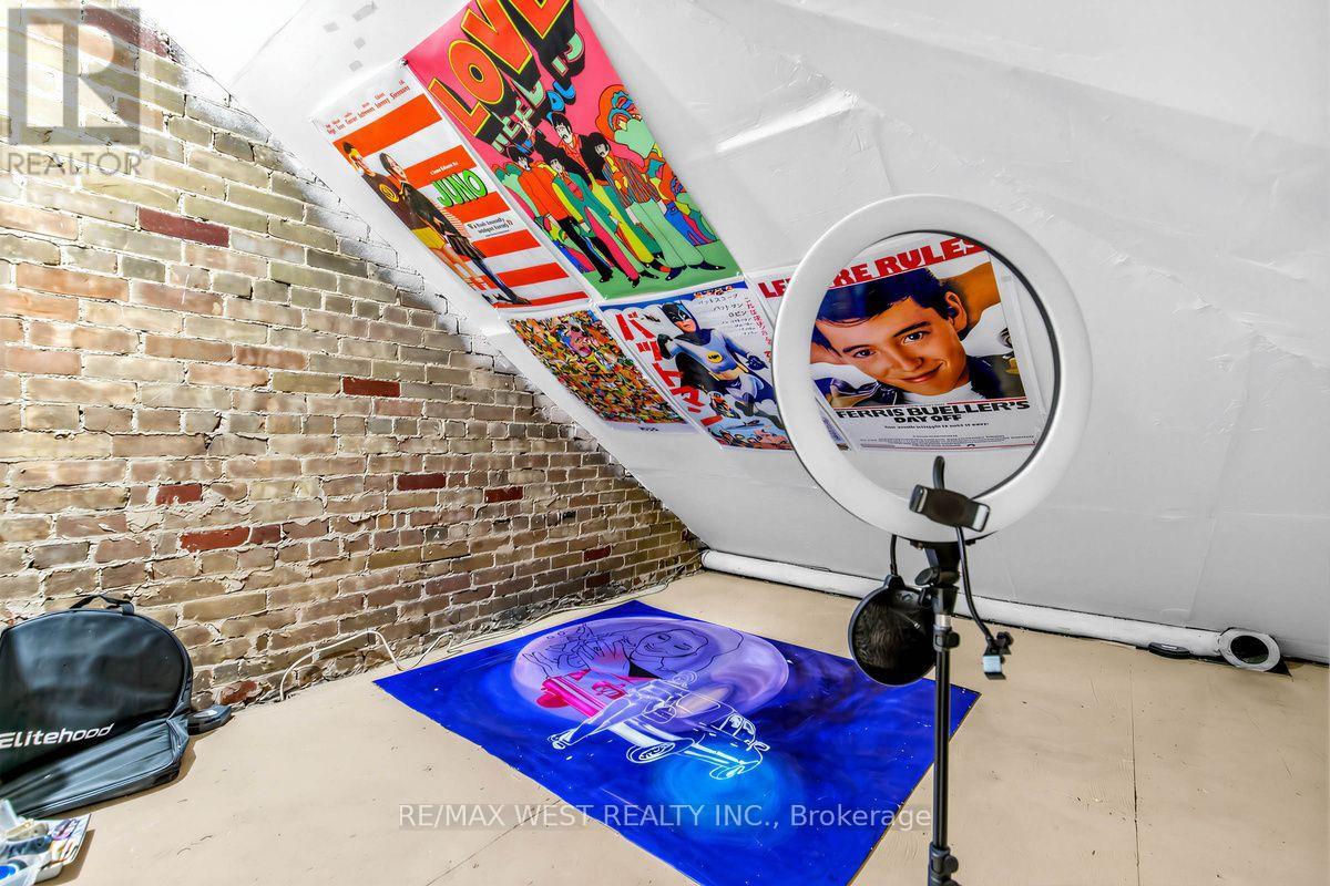 90 Oxford Street Property Photo 18