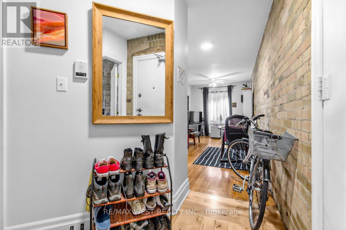 90 Oxford Street Property Photo 19