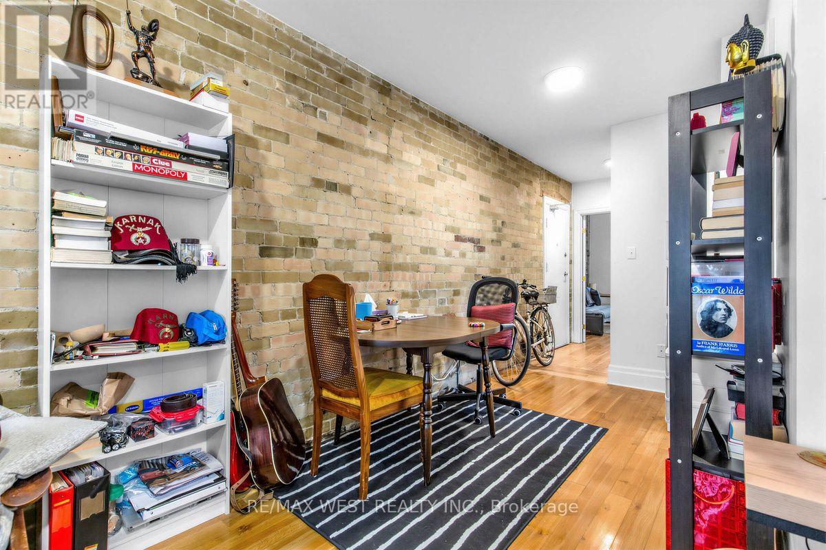 90 Oxford Street Property Photo 23