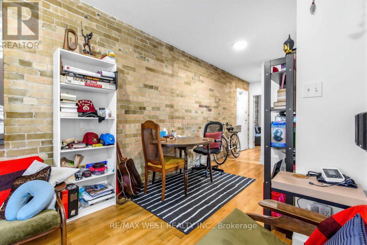 90 Oxford Street Property Photo 24