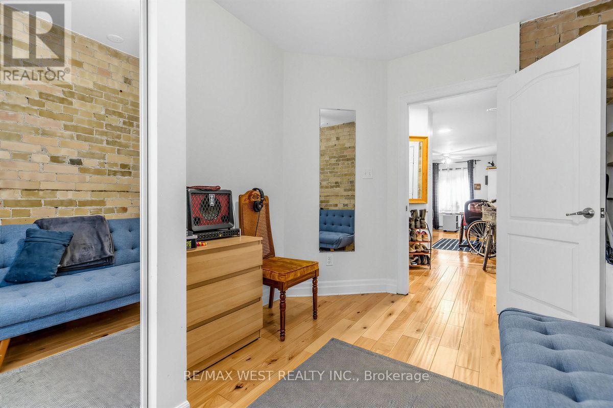 90 Oxford Street Property Photo 28