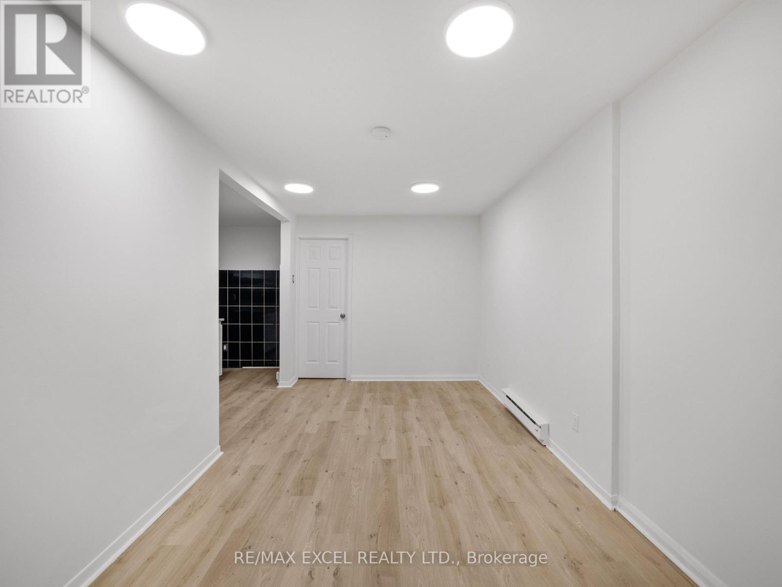 BSMT - 137 GERRARD STREET E