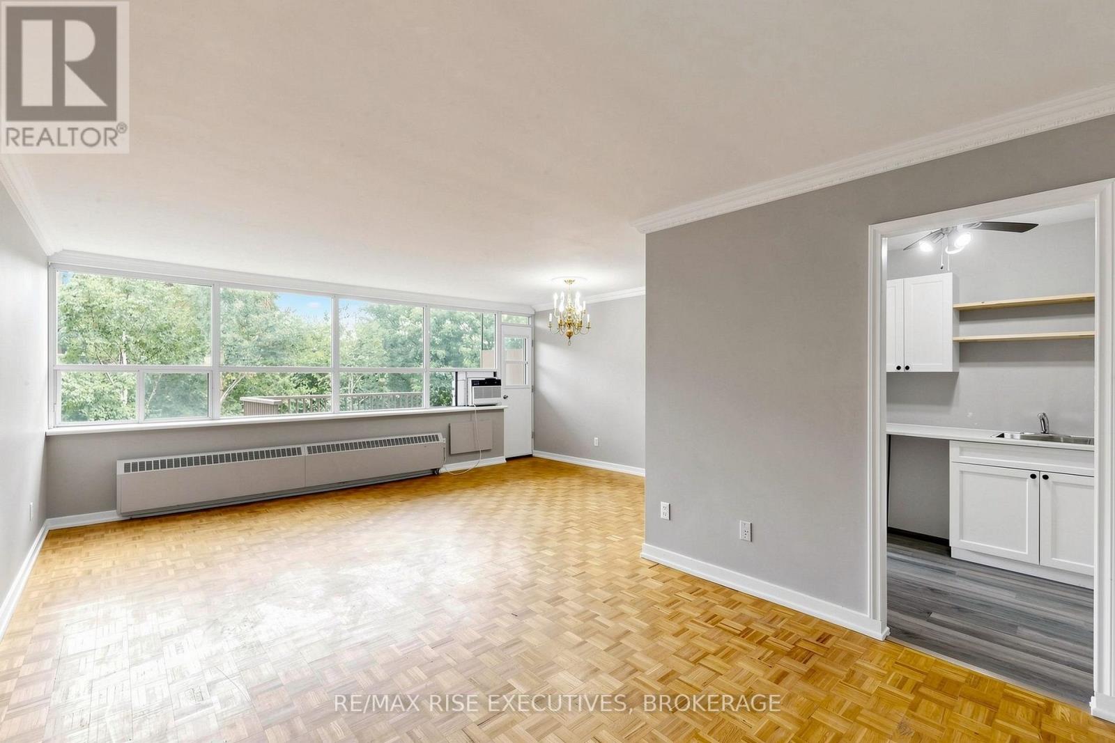 304 - 160 The Donway W Property Photo 11
