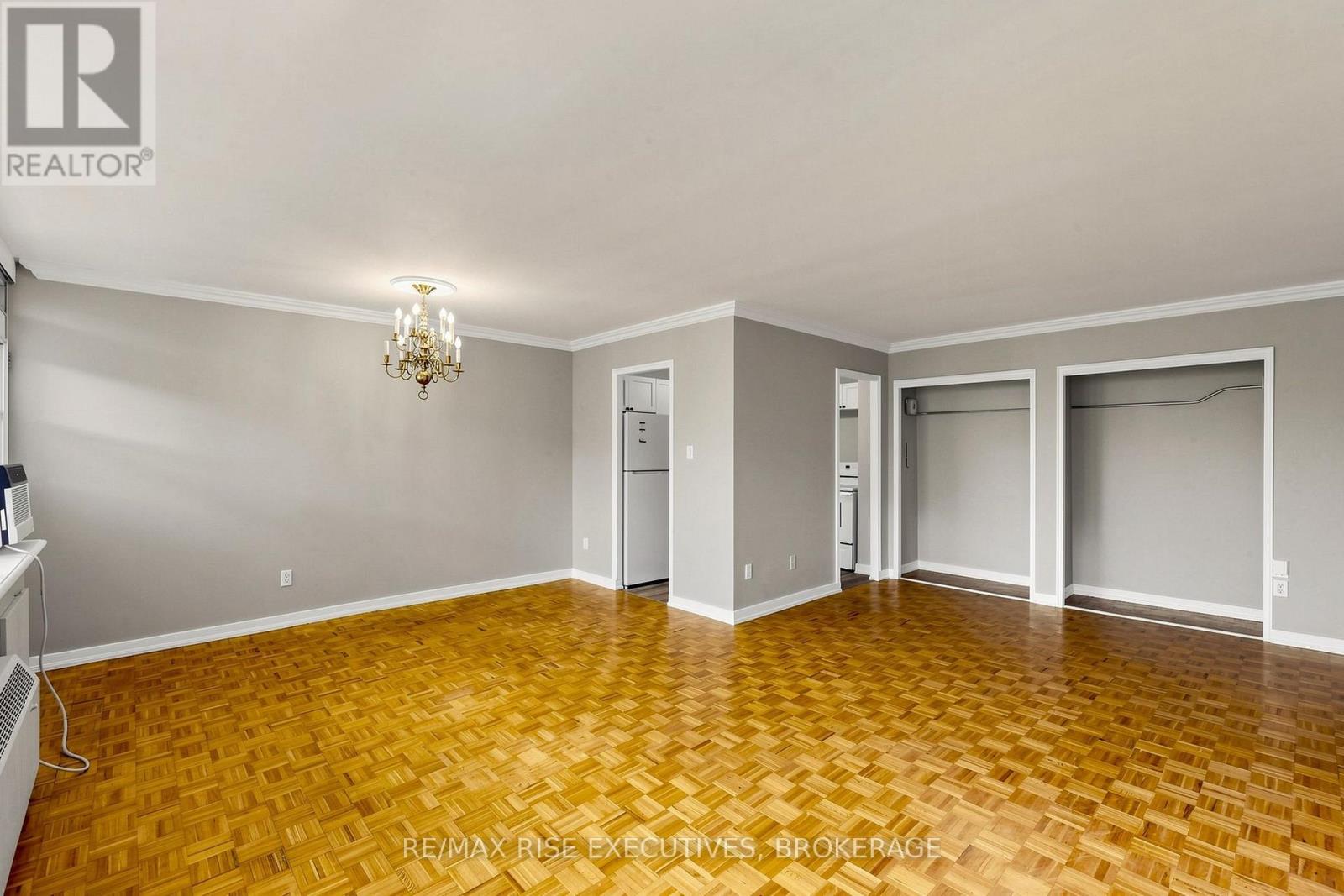 304 - 160 The Donway W Property Photo 14