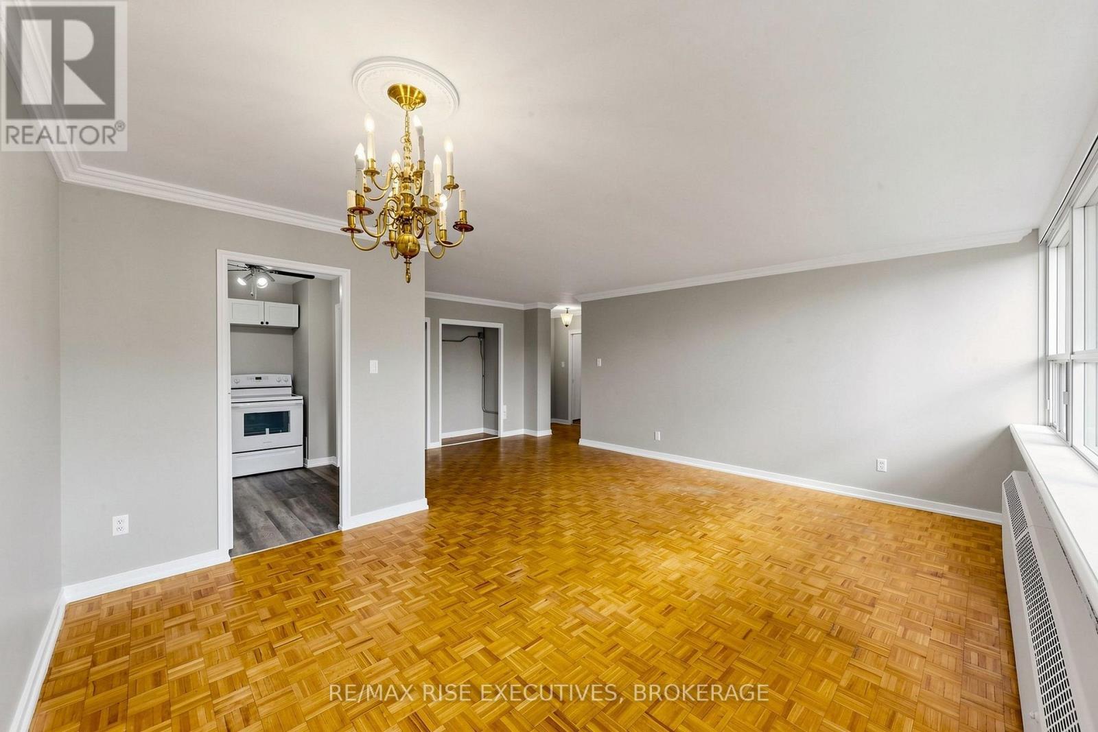304 - 160 The Donway W Property Photo 16
