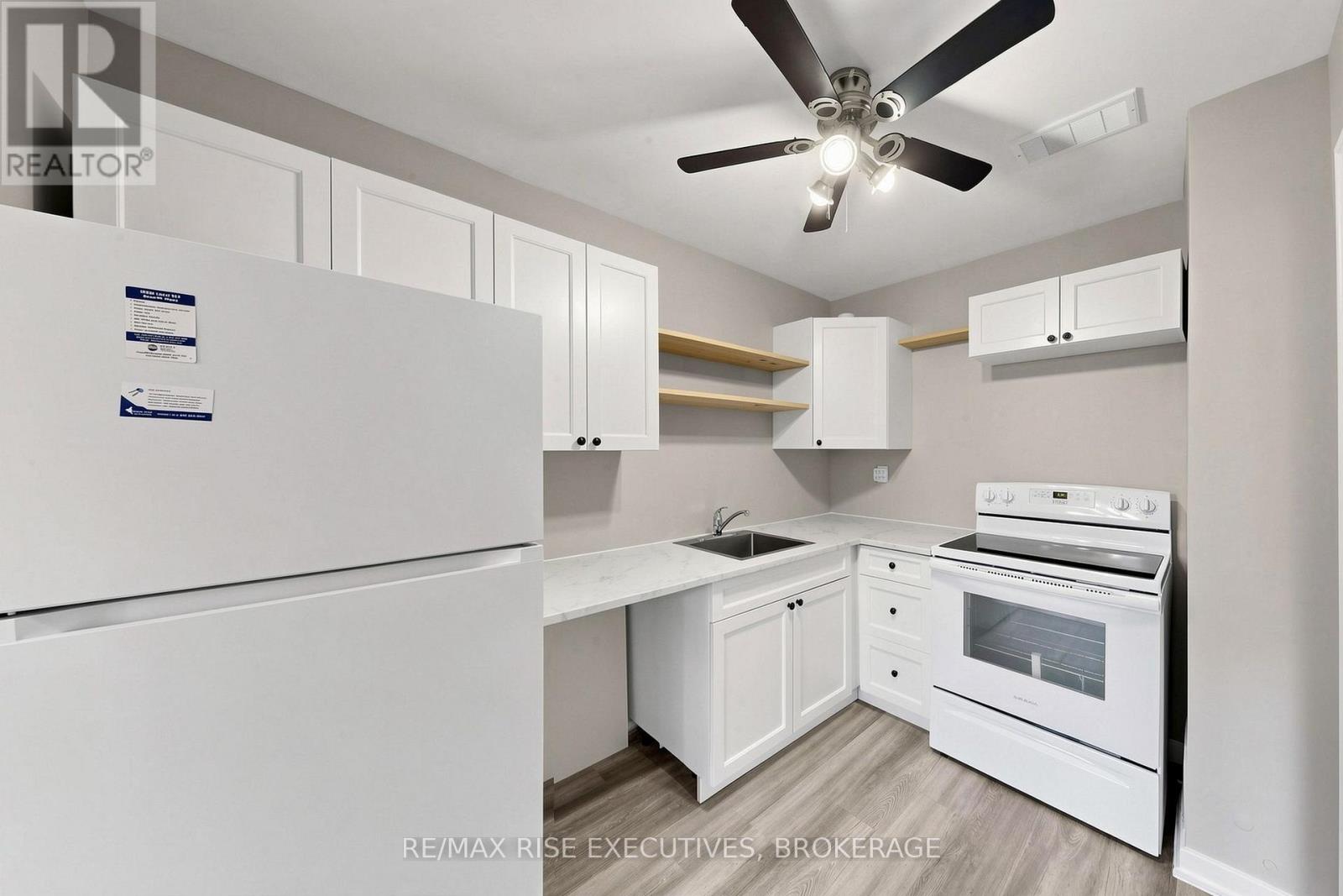 304 - 160 The Donway W Property Photo 19