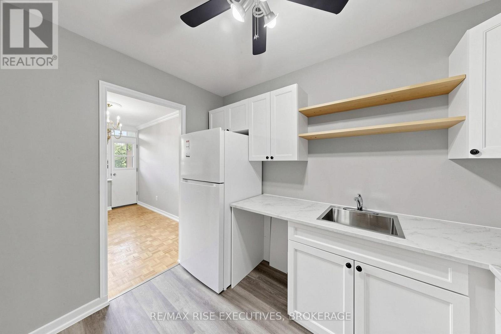 304 - 160 The Donway W Property Photo 21