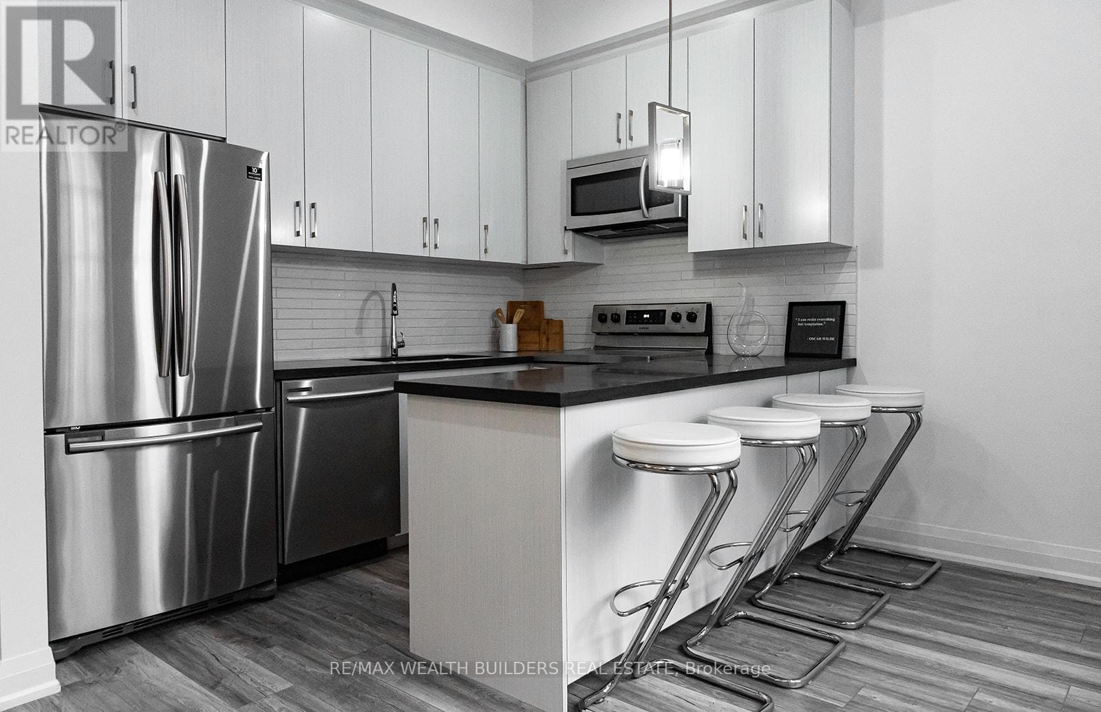 6 - 213 Jarvis Street Property Photo 1