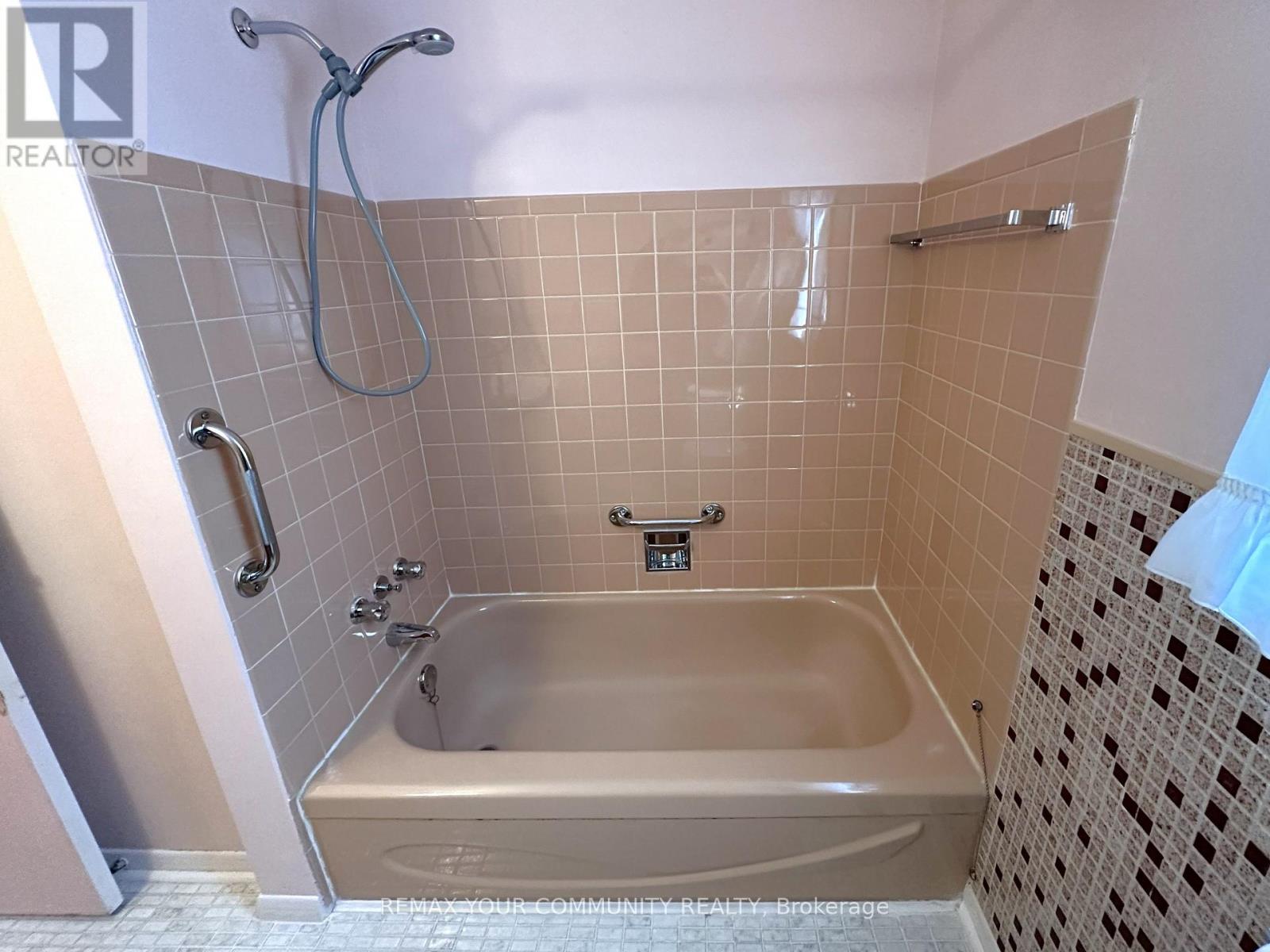 15 Resolution Crescent Property Photo 15