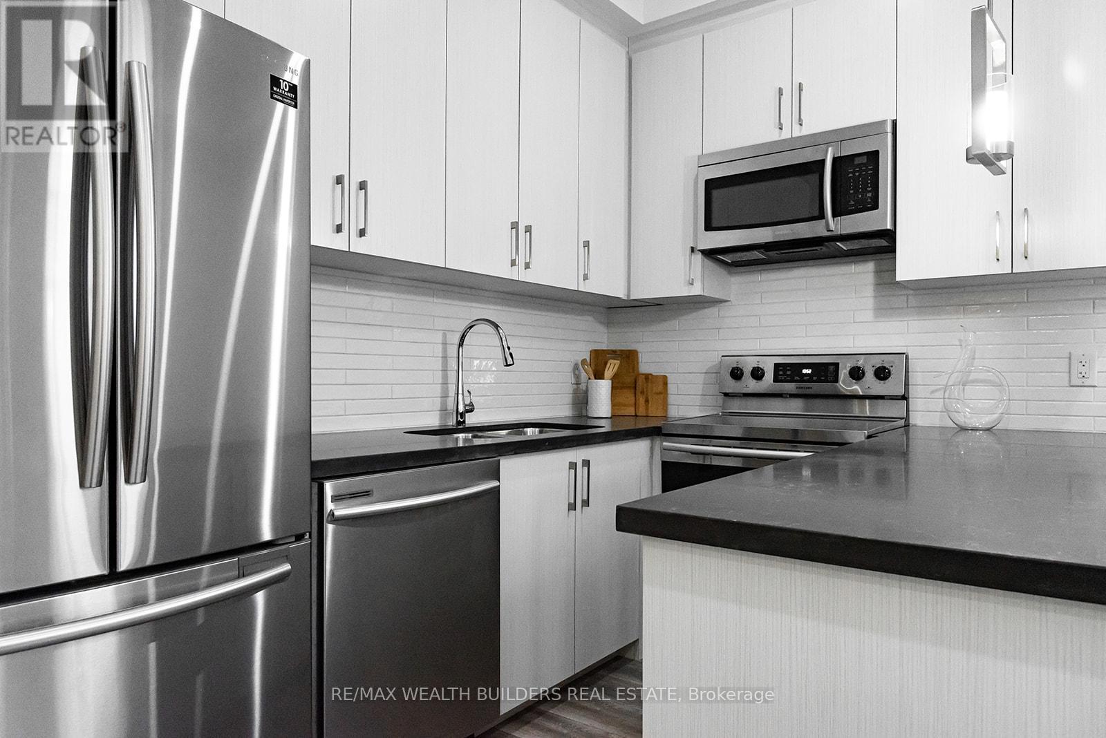 6 - 207 Jarvis Street Property Photo 2