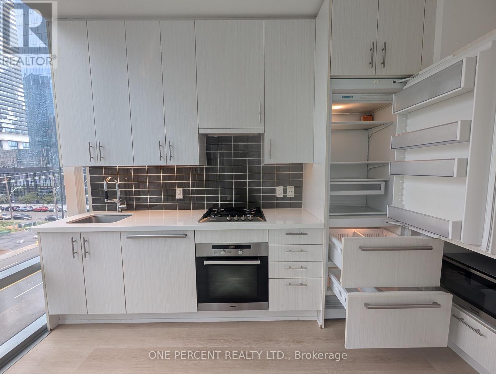 441 - 39 Queens Quay E Property Photo 4