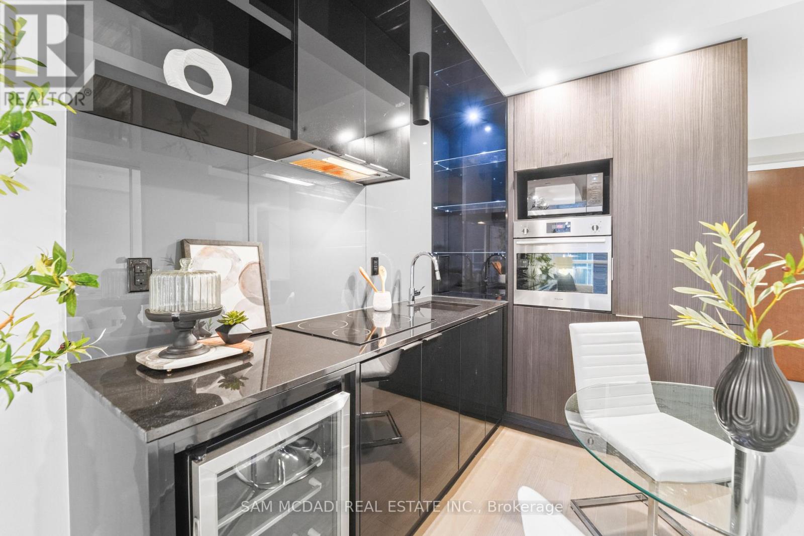 608 - 70 Temperance Street Property Photo 14