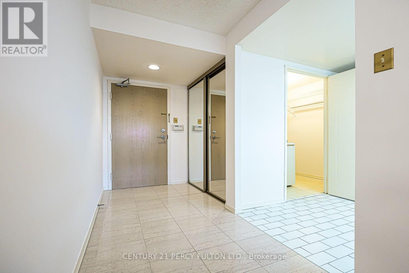 907 - 5 Kenneth Avenue Property Photo 3