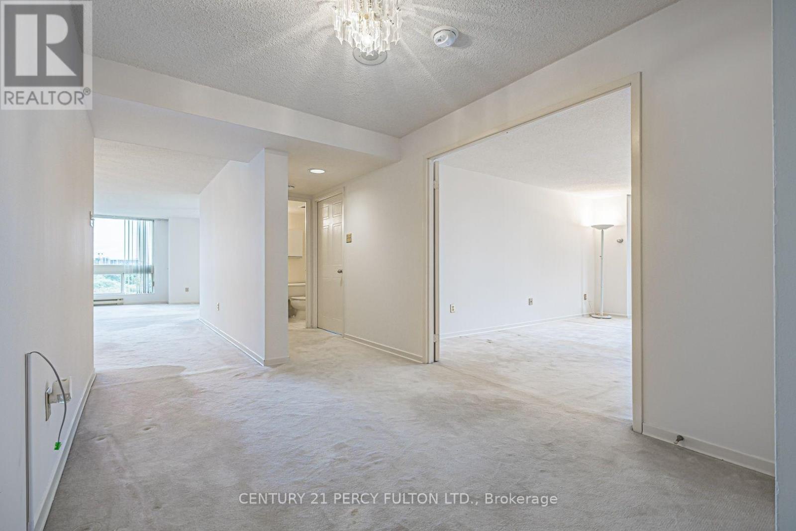 907 - 5 Kenneth Avenue Property Photo 7