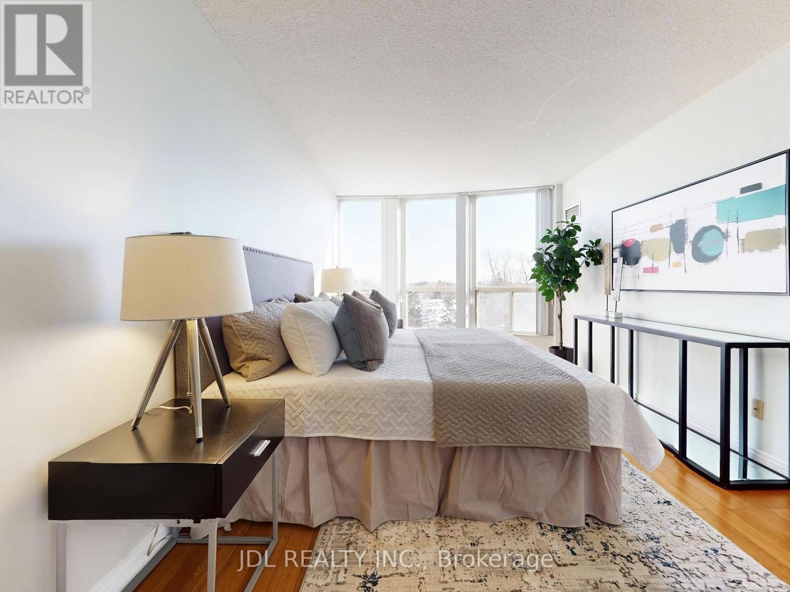 906 - 260 Doris Avenue Property Photo 14