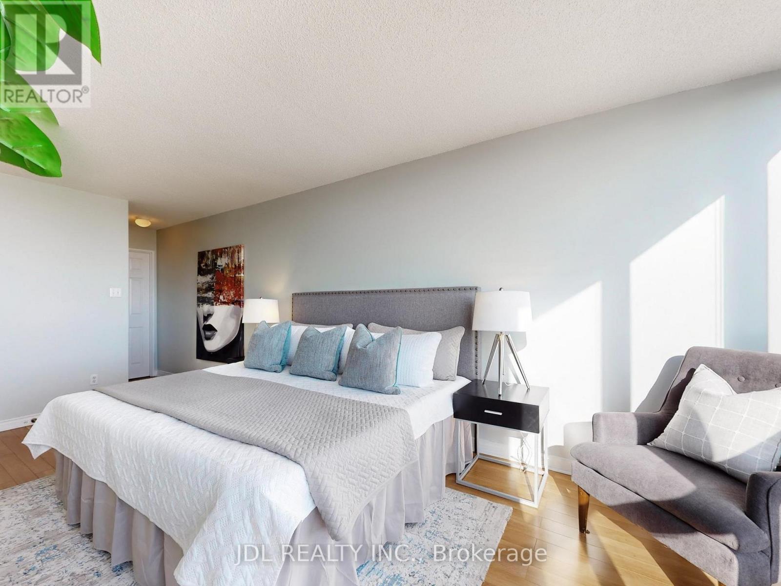 906 - 260 Doris Avenue Property Photo 15