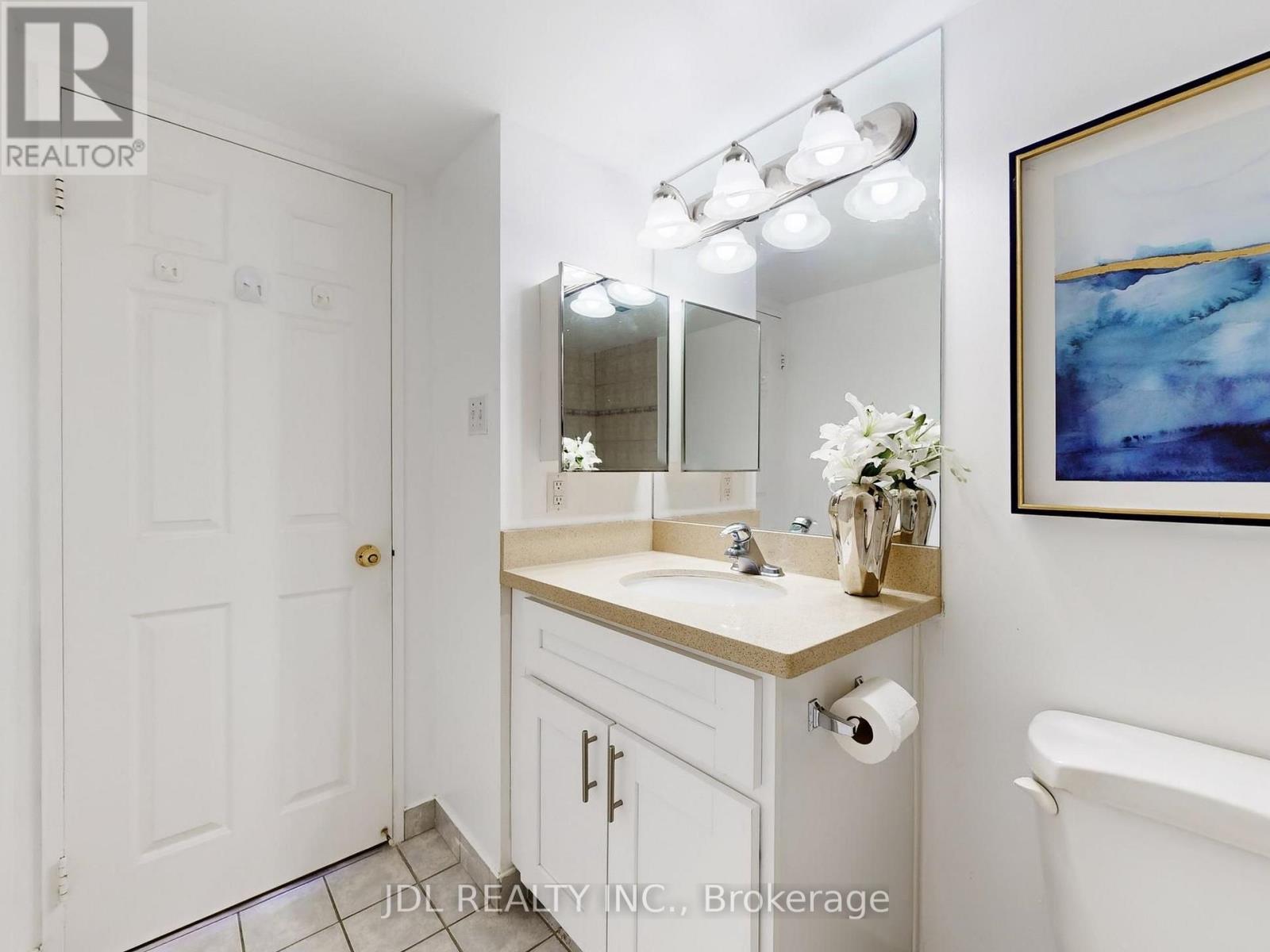 906 - 260 Doris Avenue Property Photo 18