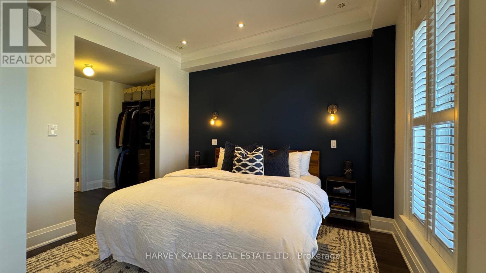 1042 Avenue Road Property Photo 8