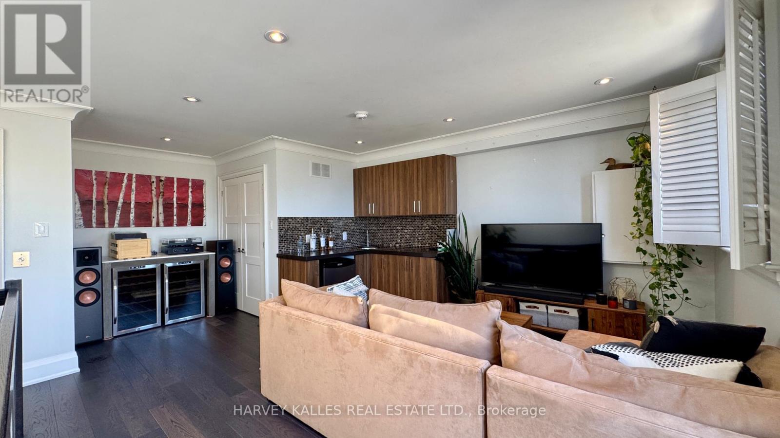 1042 Avenue Road Property Photo 21
