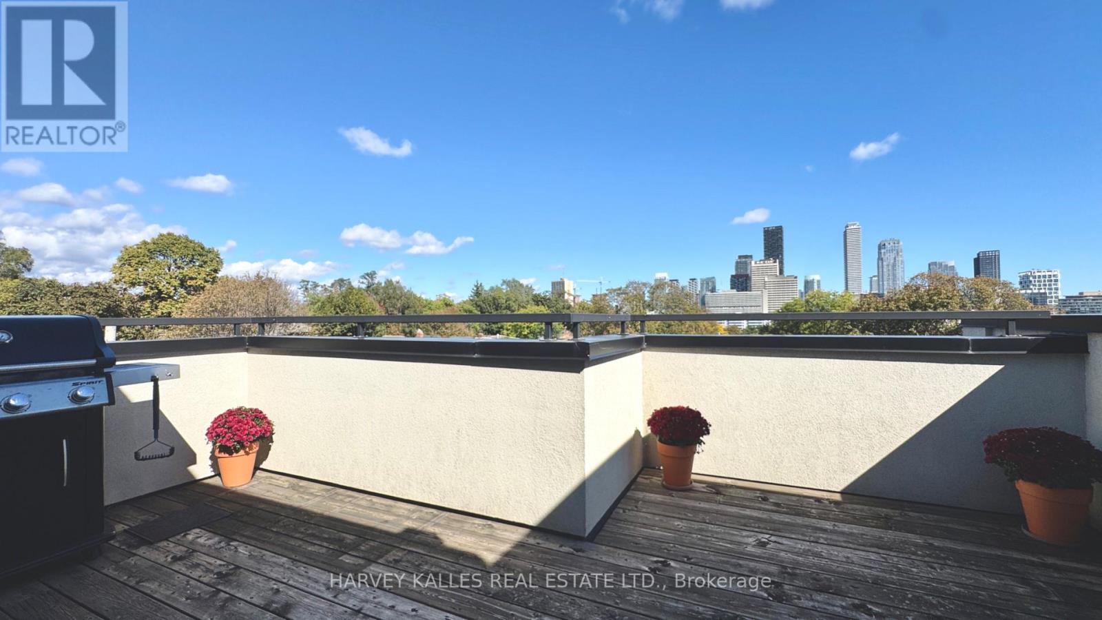 1042 Avenue Road Property Photo 26