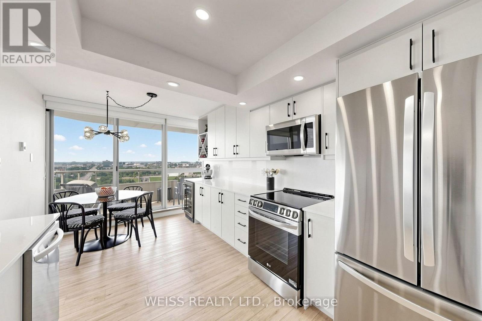 2104 - 10 Torresdale Avenue Property Photo 14