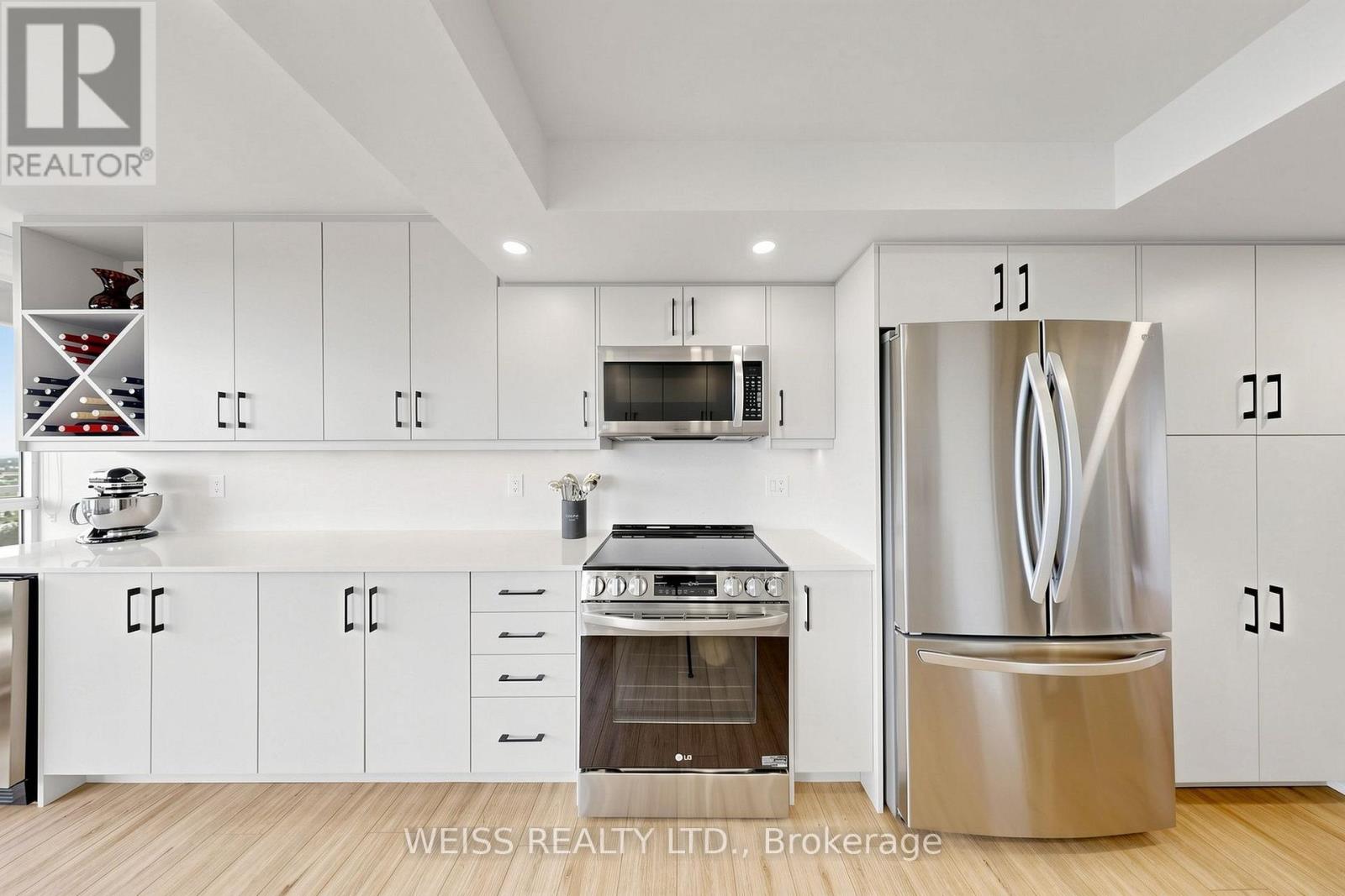 2104 - 10 Torresdale Avenue Property Photo 15