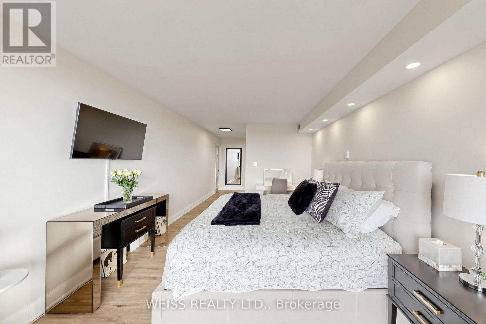 2104 - 10 Torresdale Avenue Property Photo 19